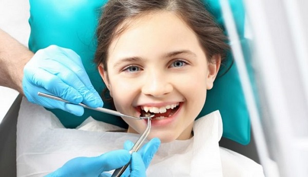 Thăm khám và điều trị bệnh