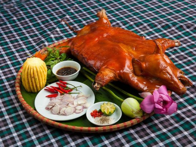 Thịt lợn quay là món ăn không thể thiếu trong các ngày lễ tại Việt Nam