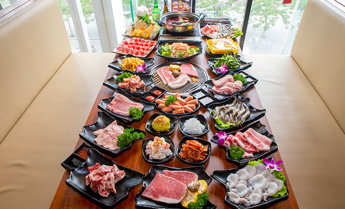 Quán ăn Nhật Bản Yaki Nabesu chuyên sushi và lẩu nướng