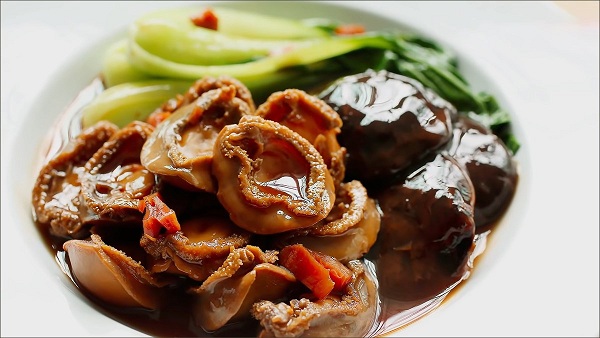 Món ăn hấp dẫn về cả thị giác và vị giác