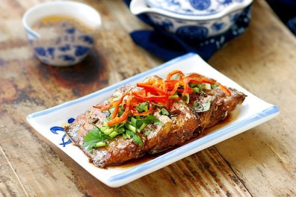 Cá hố kho sả hấp dẫn, đậm vị
