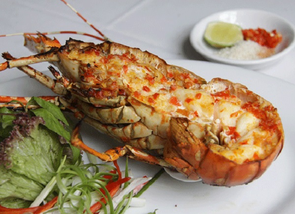 Tôm hùm nướng muối ớt đậm đà, thơm ngon