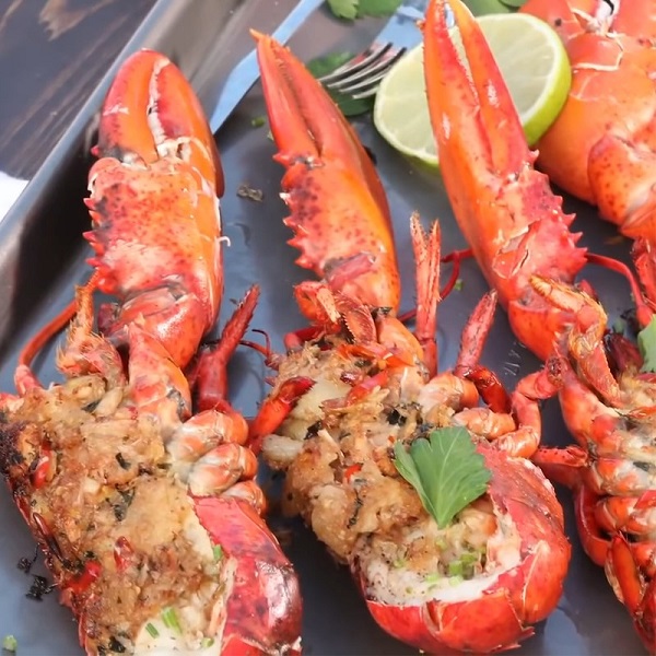 Tôm hùm nướng sò điệp thơm ngon, hấp dẫn khó cưỡng