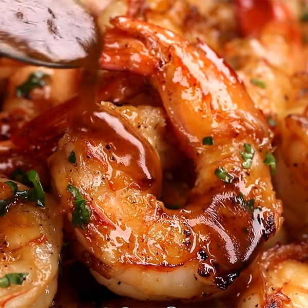 Tôm xào bơ tỏi sốt mật ong